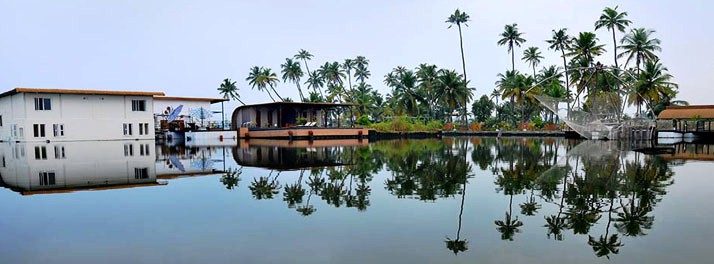 1053/Aquatic Floating Resort - Kochi 03.jpg